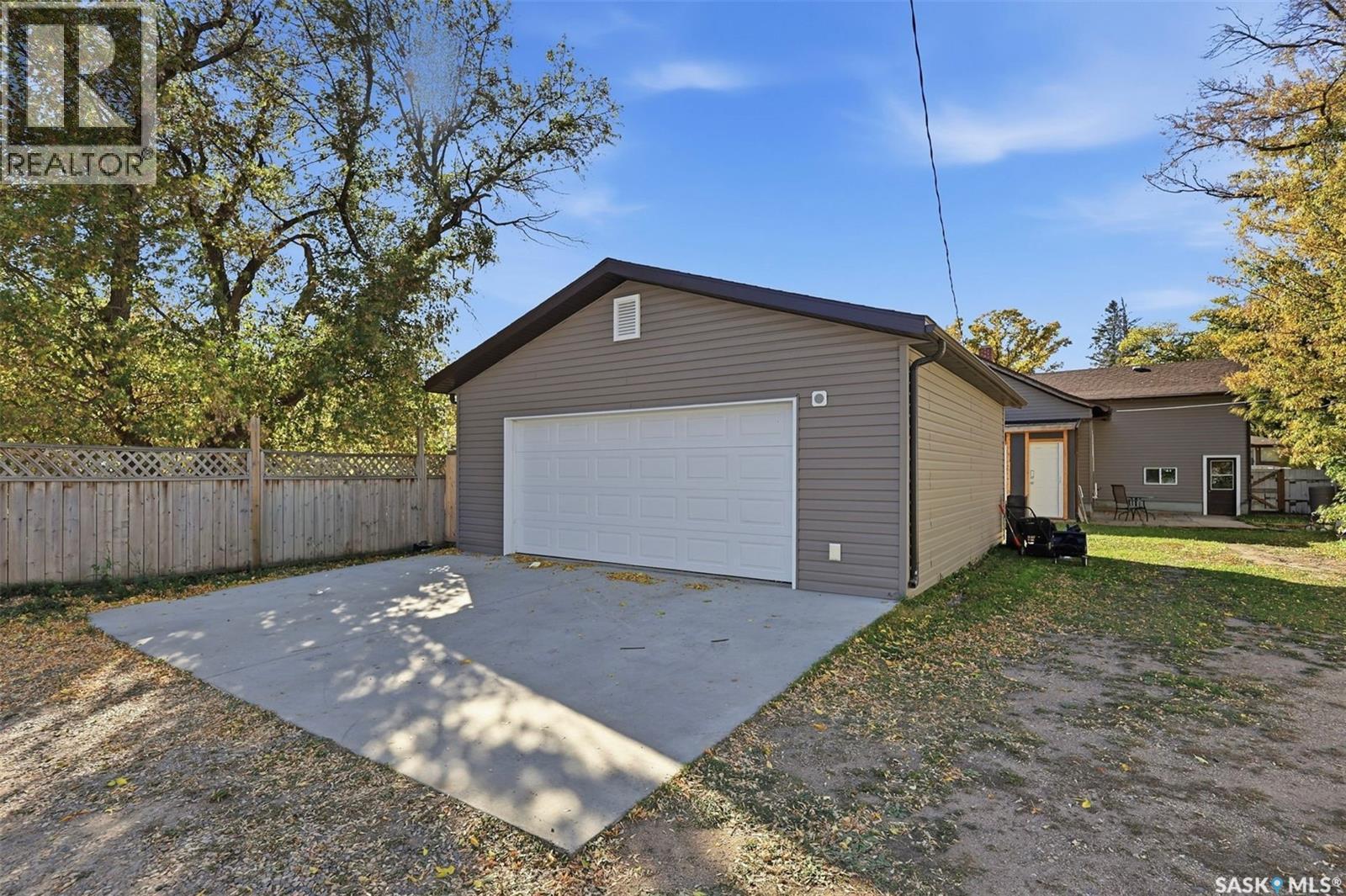 1715 Broadway Avenue, Saskatoon, SK