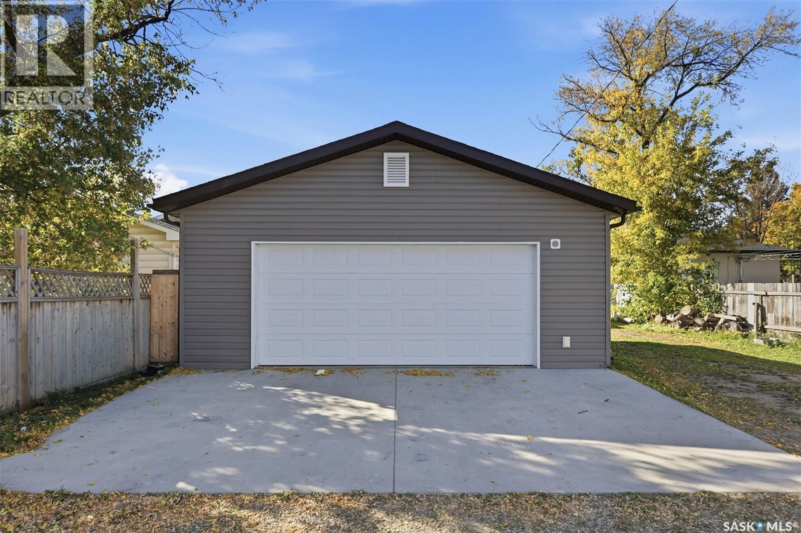 1715 Broadway Avenue, Saskatoon, SK