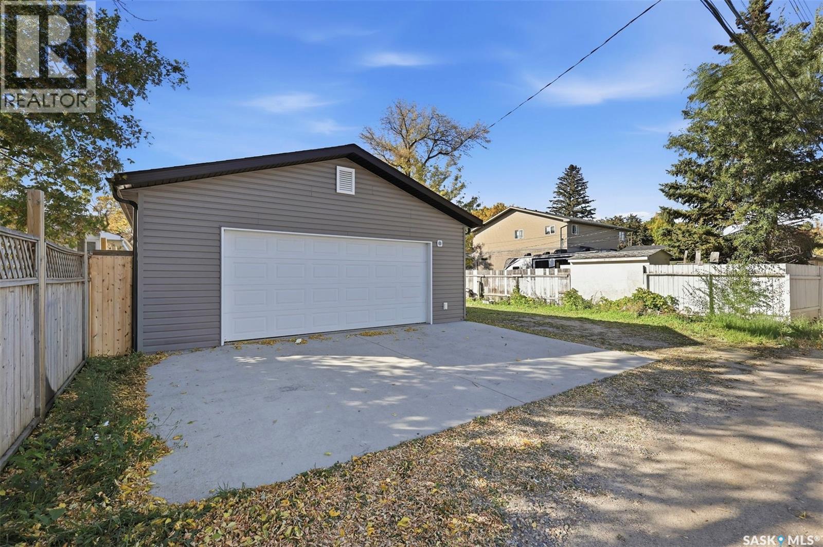 1715 Broadway Avenue, Saskatoon, SK