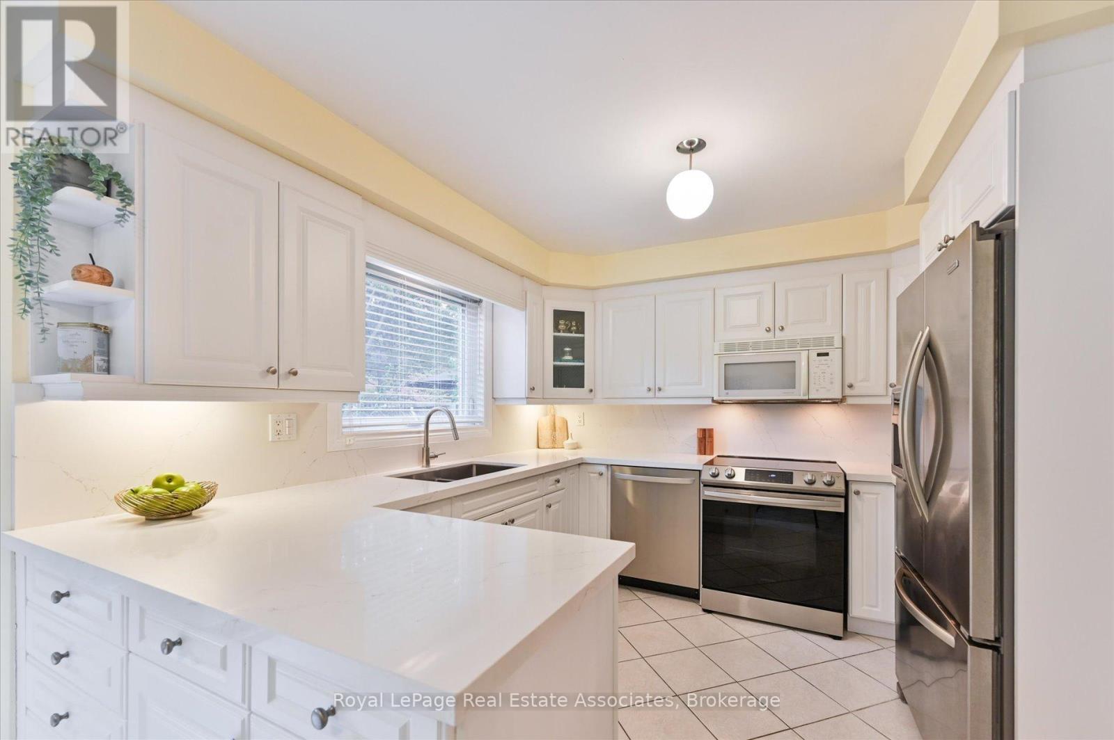 7164 Danton Promenade, Mississauga, ON