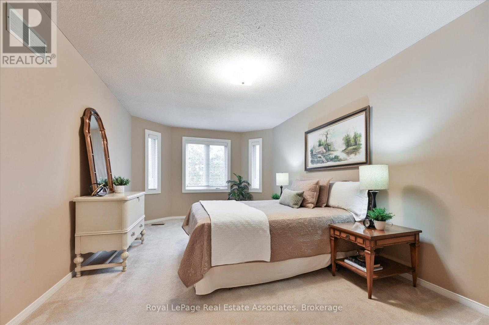 7164 Danton Promenade, Mississauga, ON