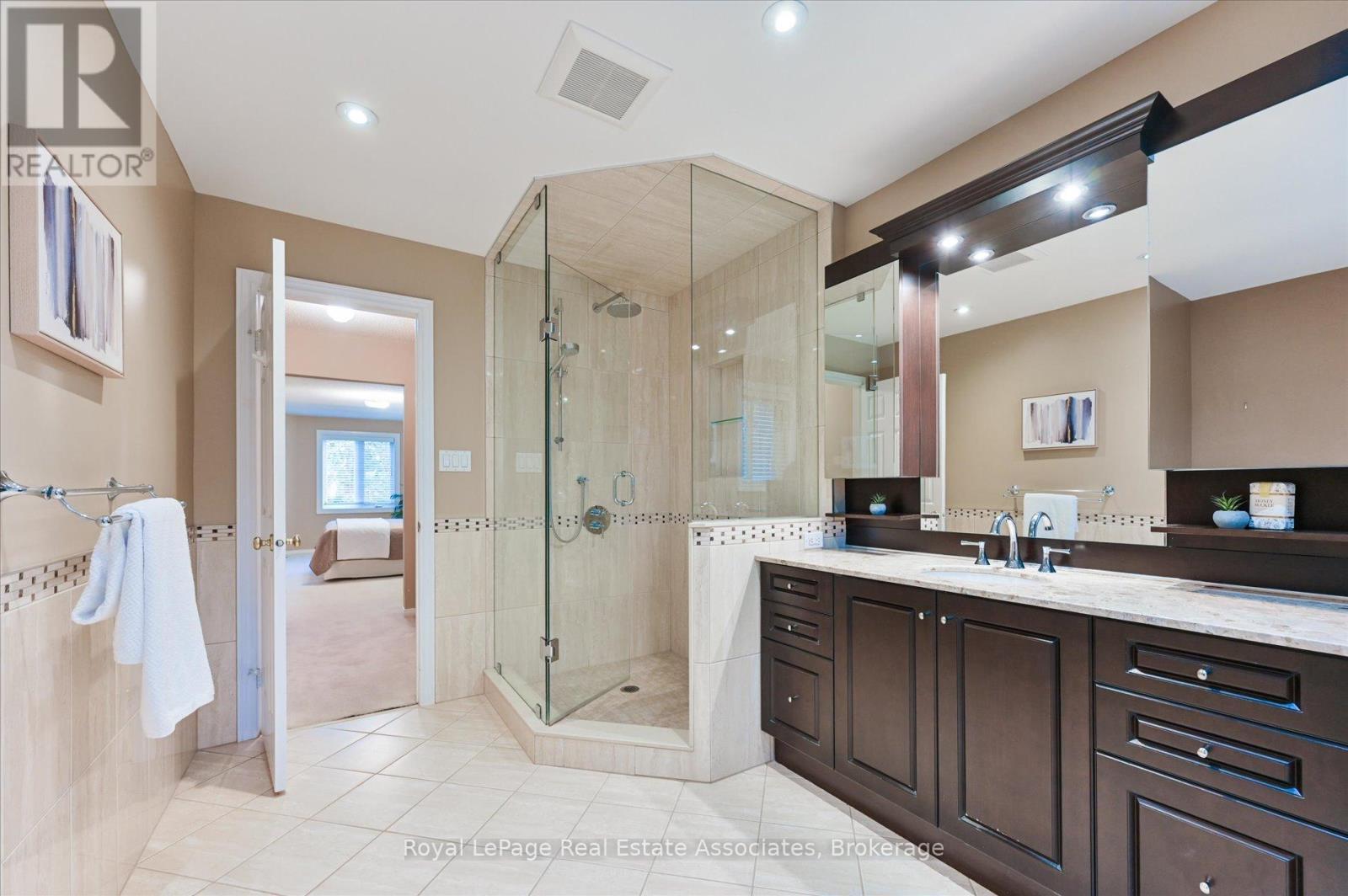 7164 Danton Promenade, Mississauga, ON