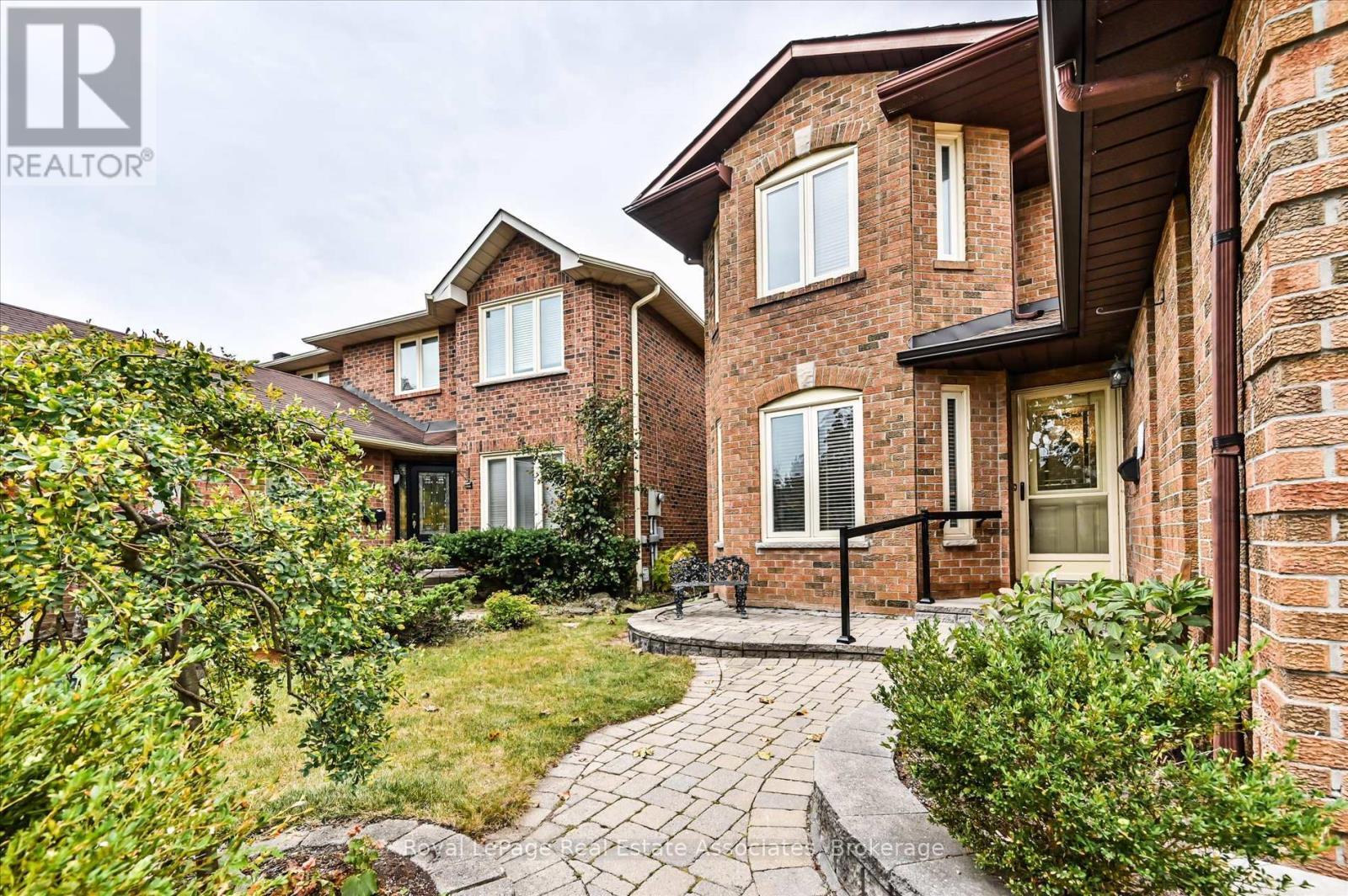 7164 Danton Promenade, Mississauga, ON