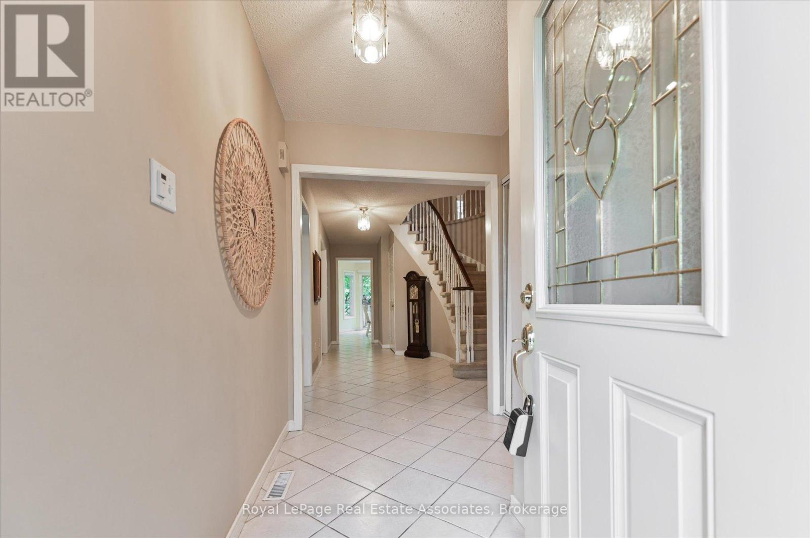 7164 Danton Promenade, Mississauga, ON