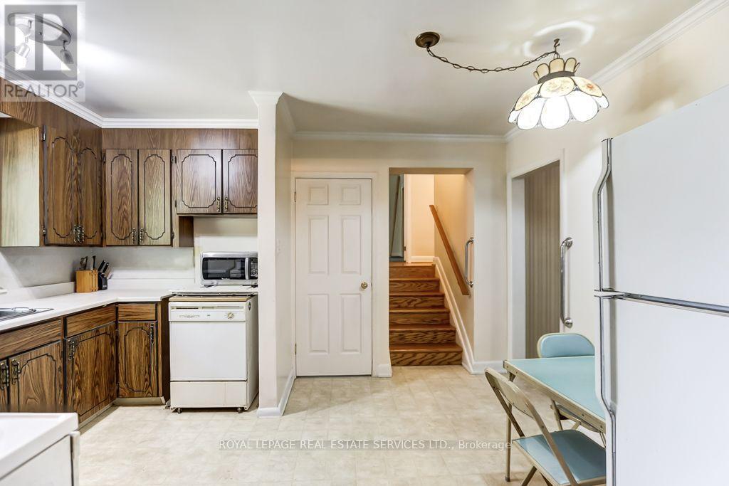 1463 Garnet Avenue, Mississauga, ON