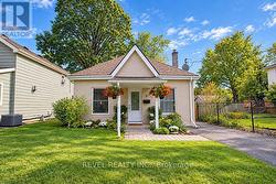 11 STIRTON AVENUE Brantford, ON N3T 1E2
