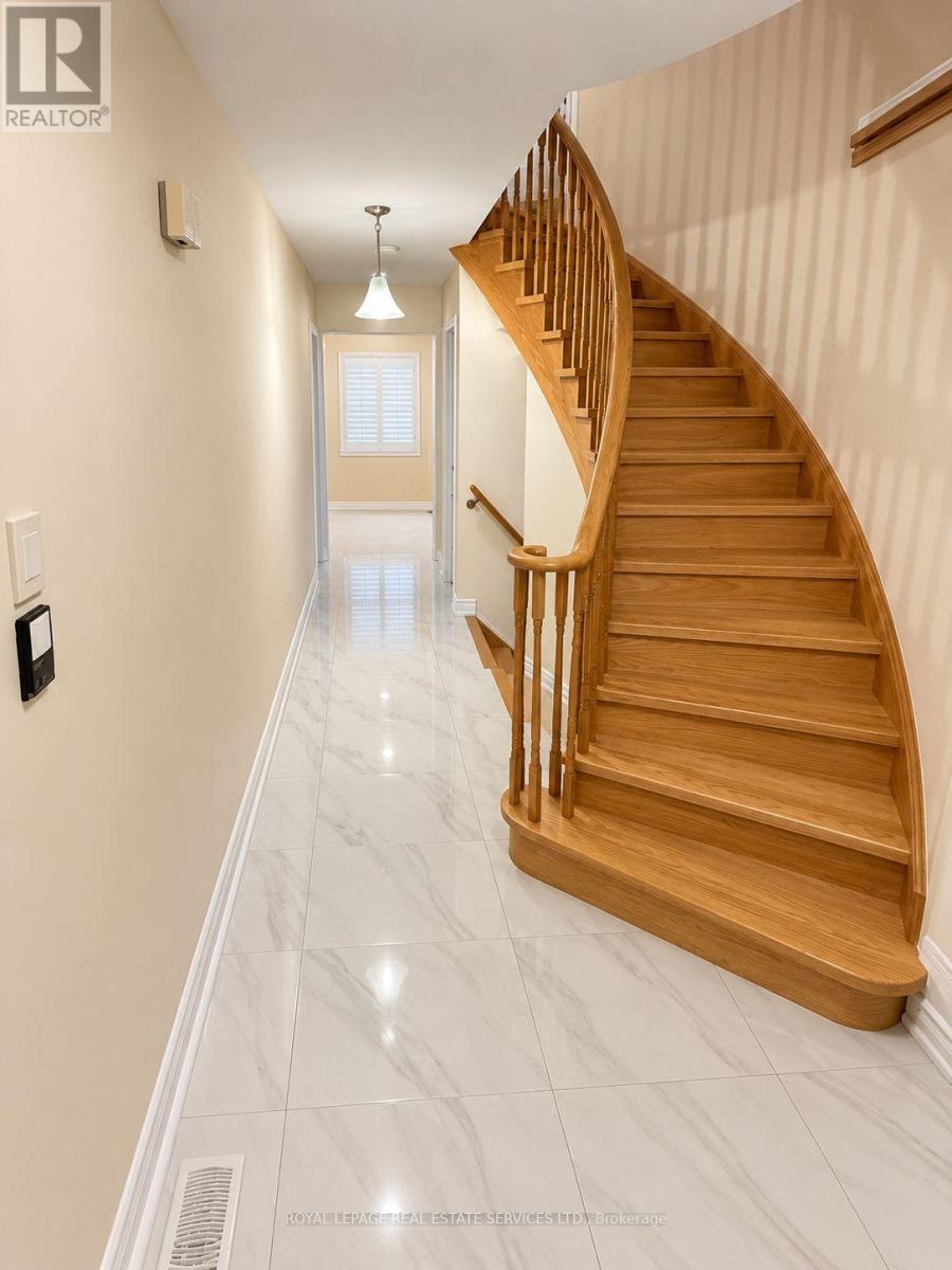 742 Winterton Way, Mississauga, ON