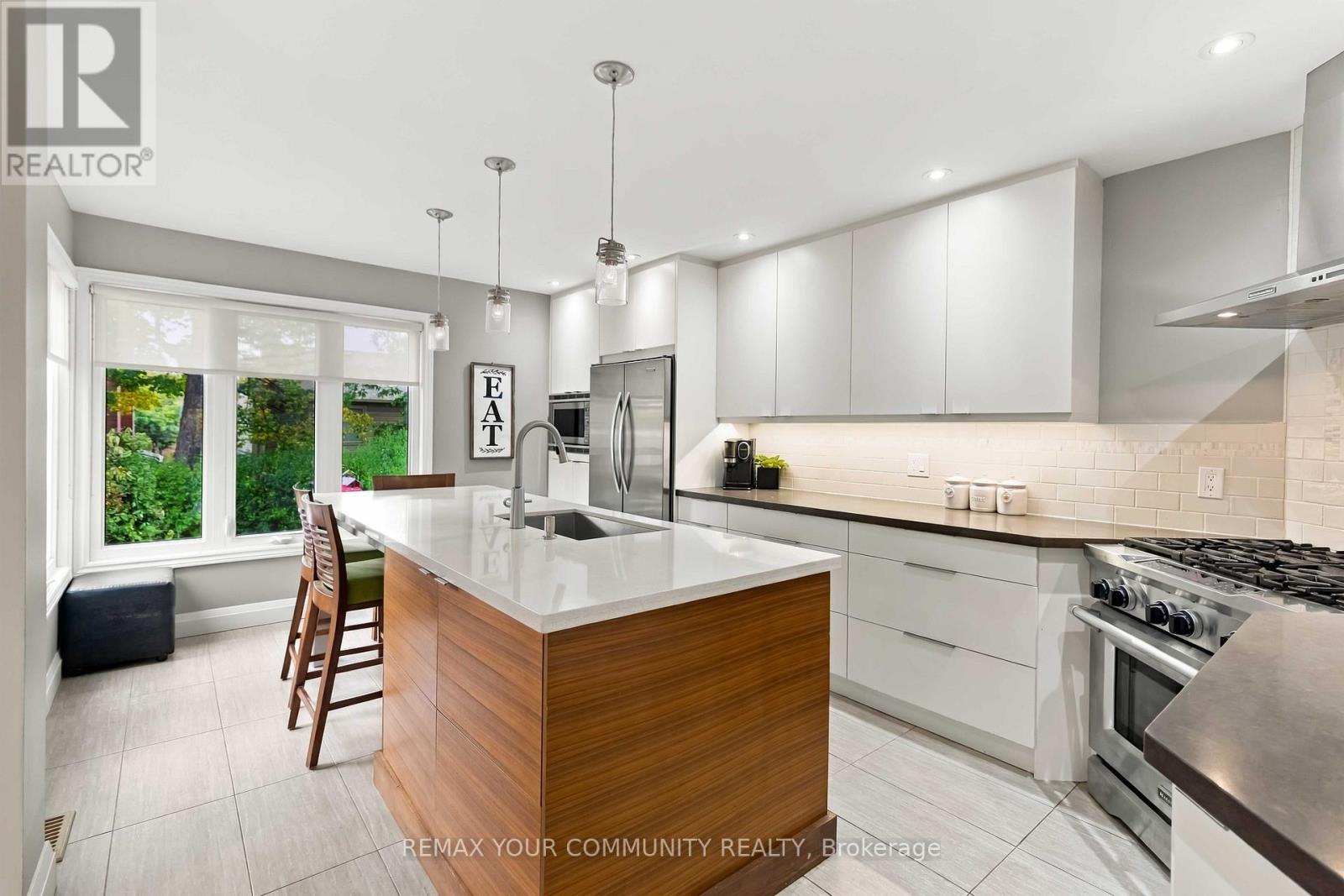 2332 Folkway Drive, Mississauga, ON