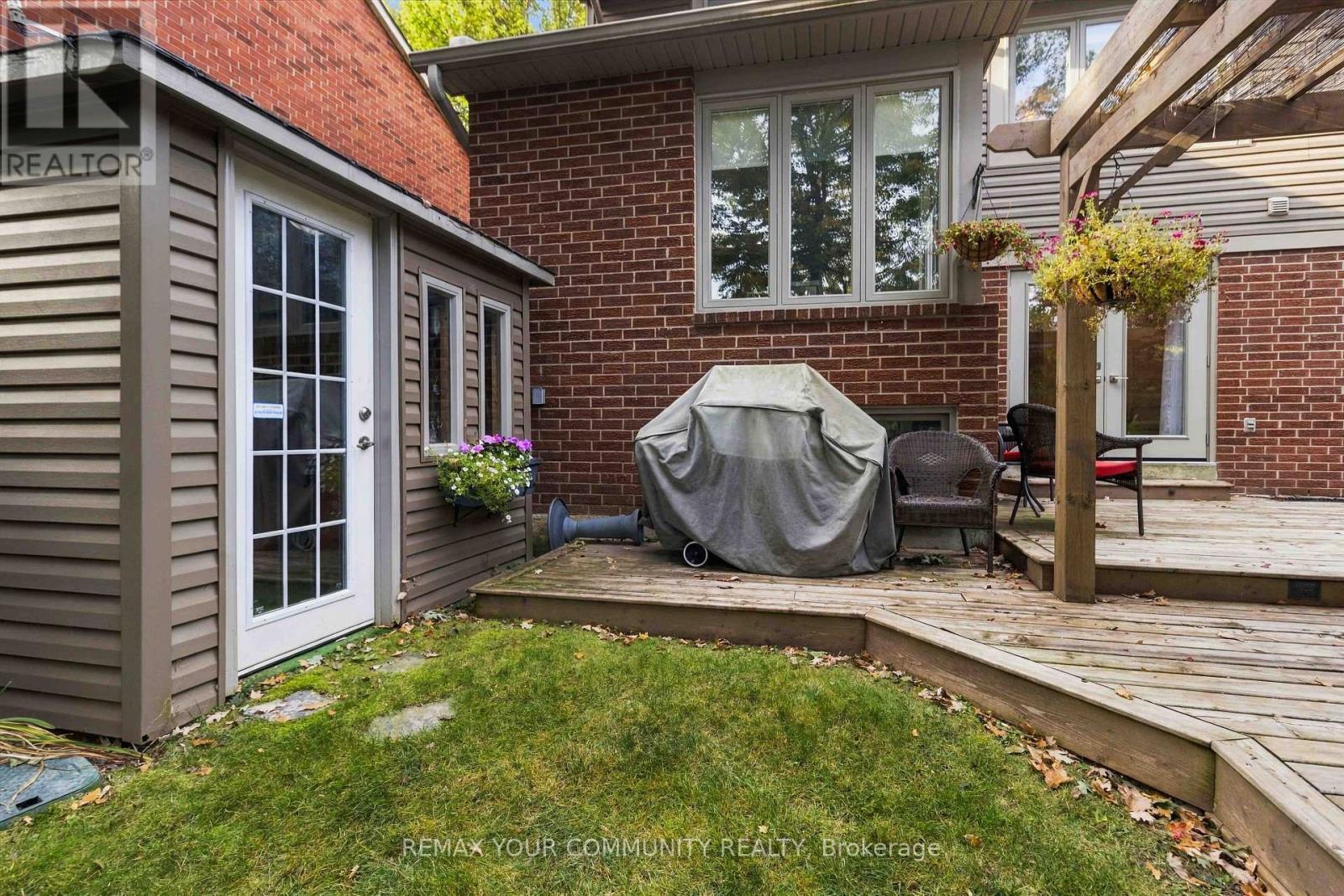 2332 Folkway Drive, Mississauga, ON