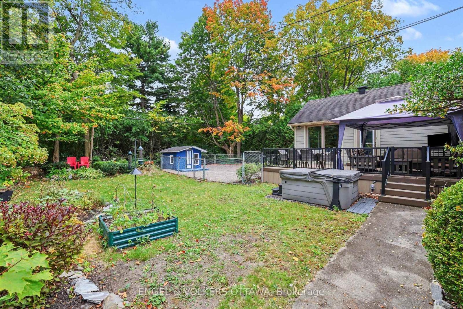 464 Thessaly Circle, Ottawa, ON
