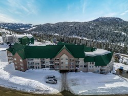 #502-1201 Henry Rd Courtenay, BC V9N 7P2