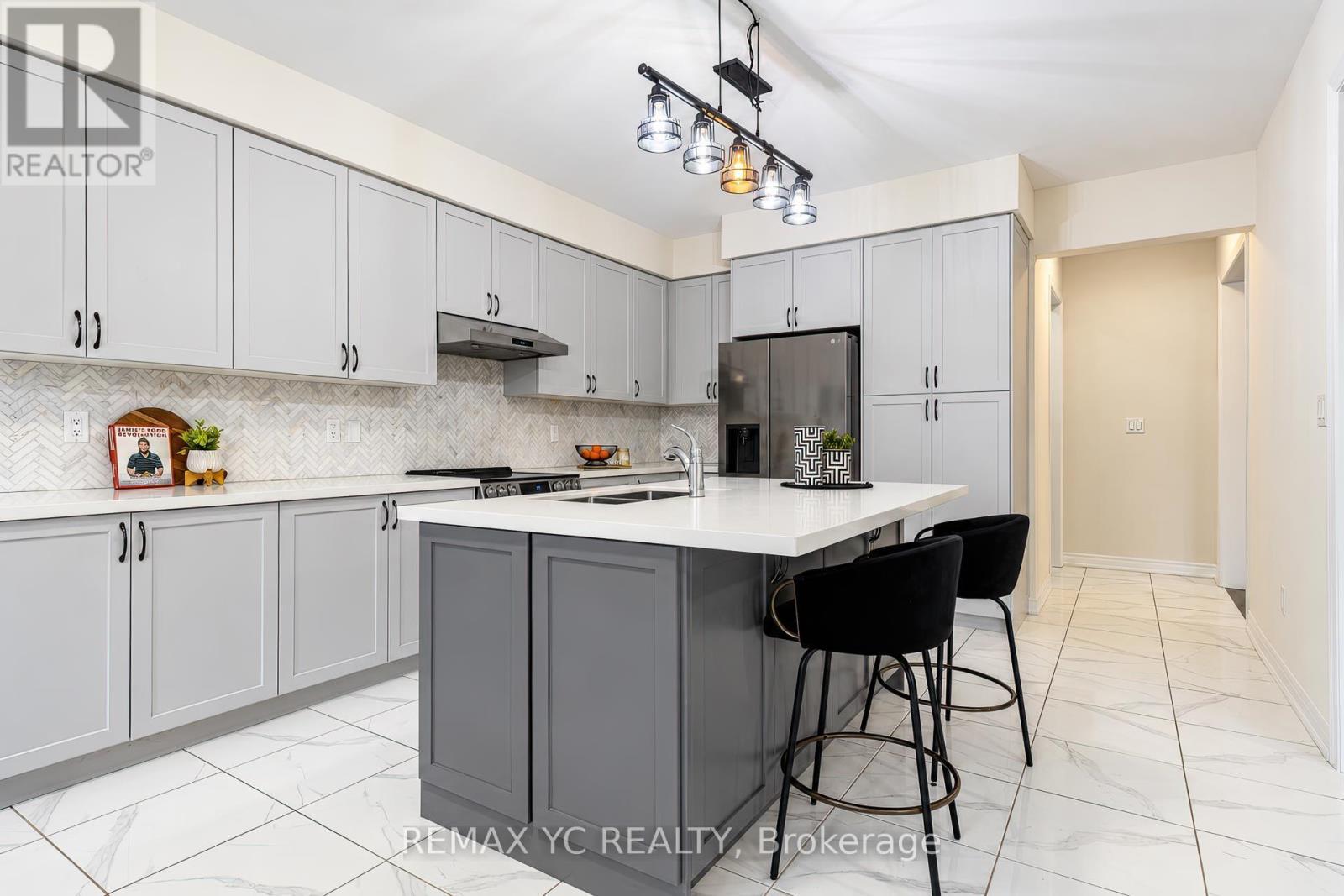 126 Durham Avenue, Barrie, ON