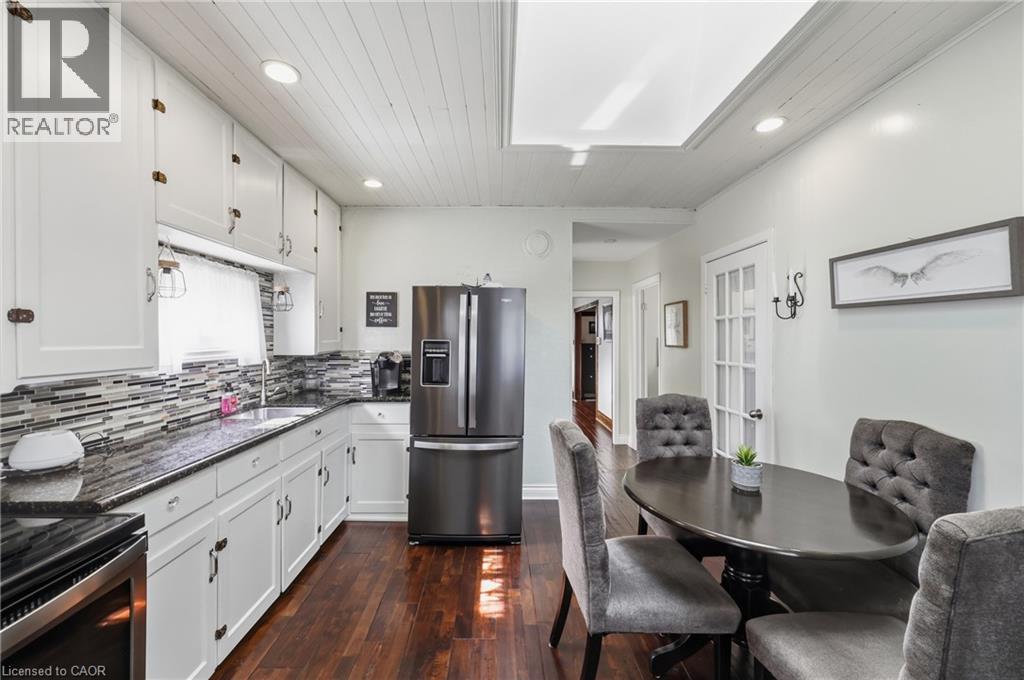 84 Barons Avenue N, Hamilton, ON