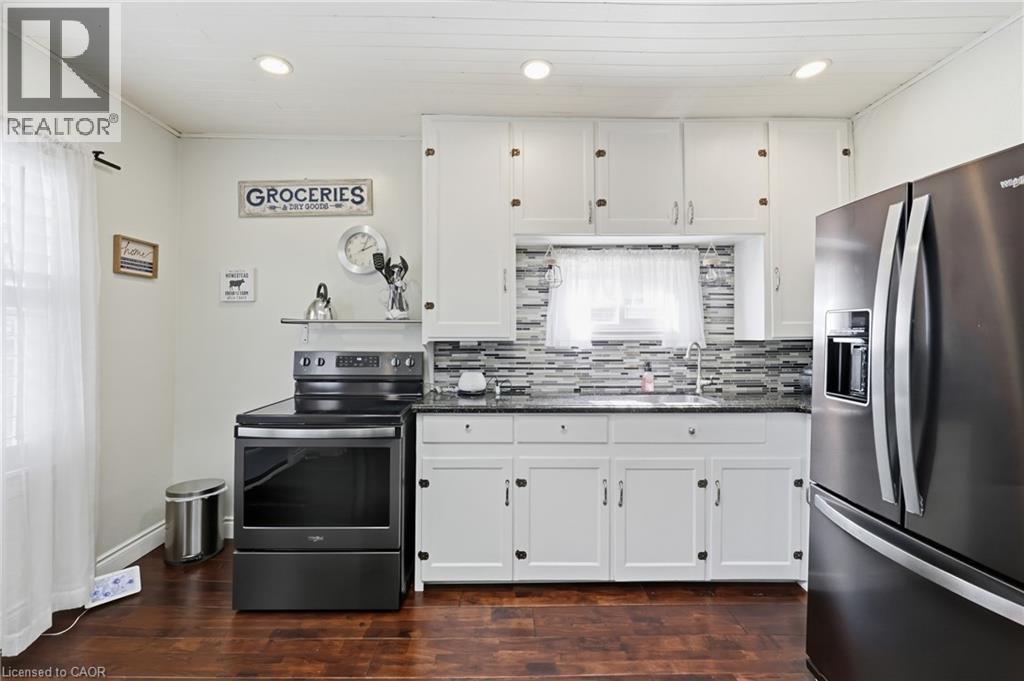 84 Barons Avenue N, Hamilton, ON