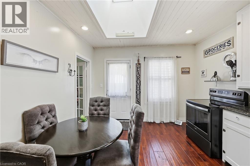 84 Barons Avenue N, Hamilton, ON