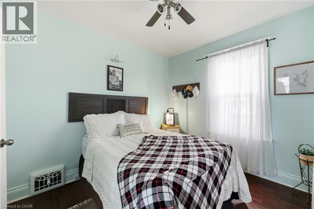 84 Barons Avenue N, Hamilton, ON