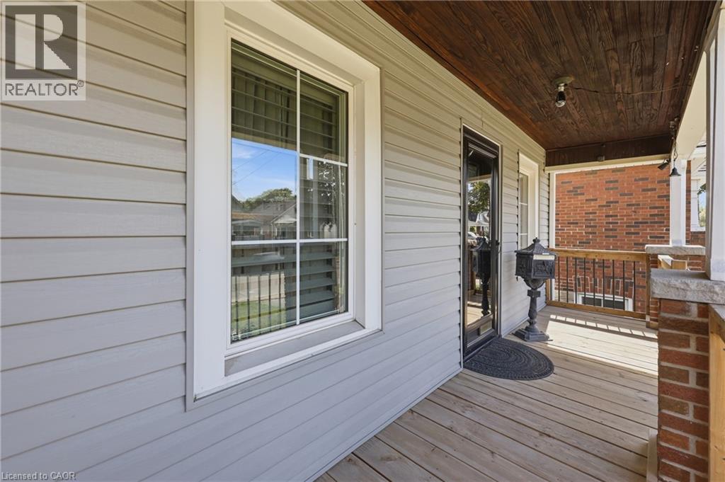 84 Barons Avenue N, Hamilton, ON
