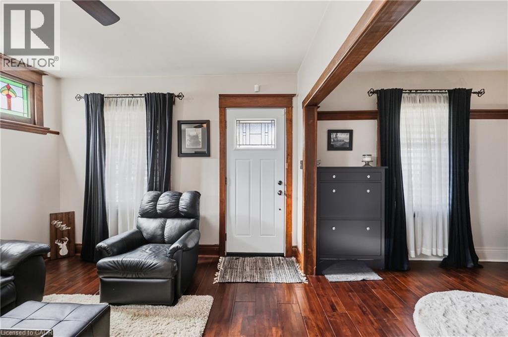 84 Barons Avenue N, Hamilton, ON
