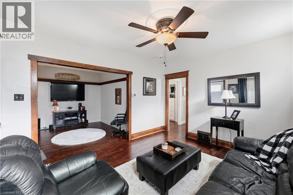 84 Barons Avenue N, Hamilton, ON