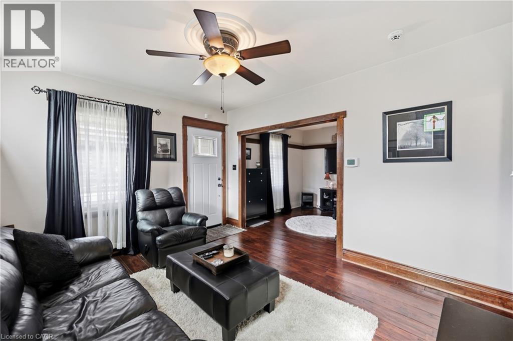84 Barons Avenue N, Hamilton, ON