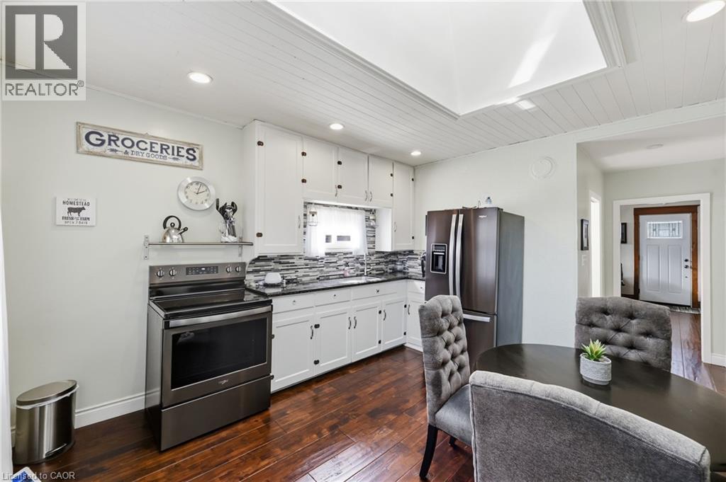 84 Barons Avenue N, Hamilton, ON