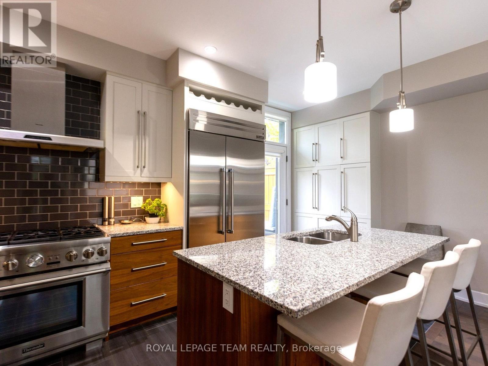 110 Greenfield Avenue, Ottawa, ON