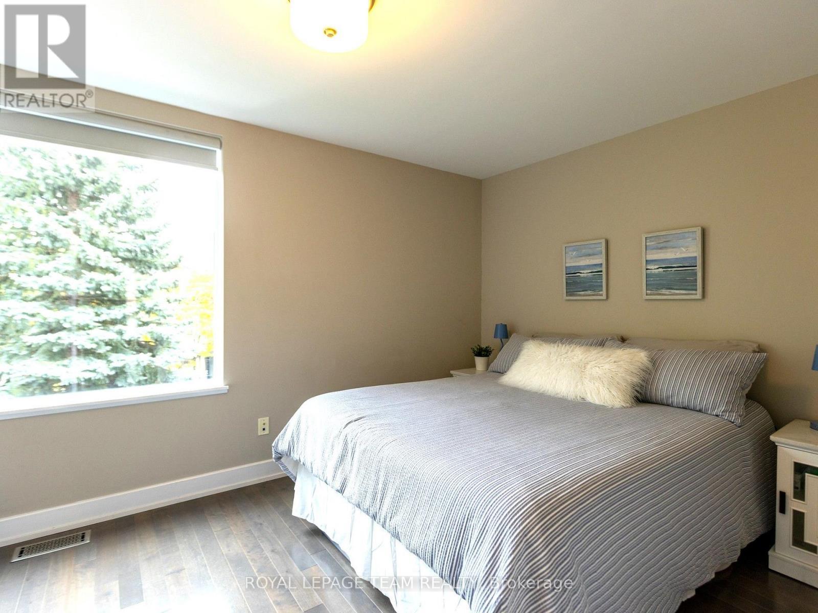 110 Greenfield Avenue, Ottawa, ON