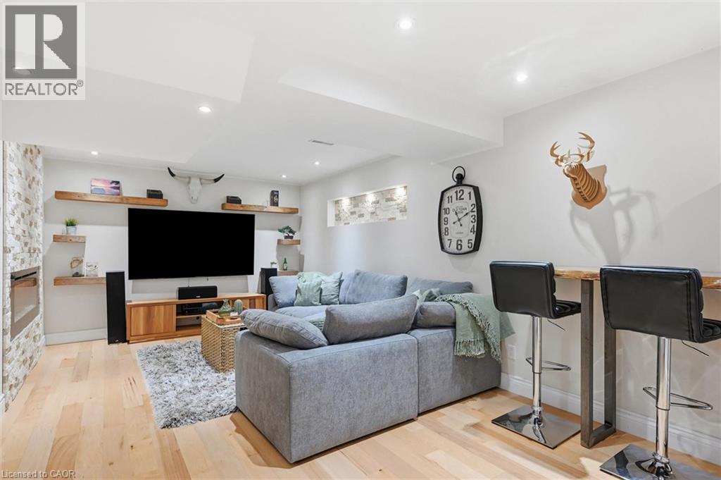 5474 Schueller Crescent, Burlington, ON