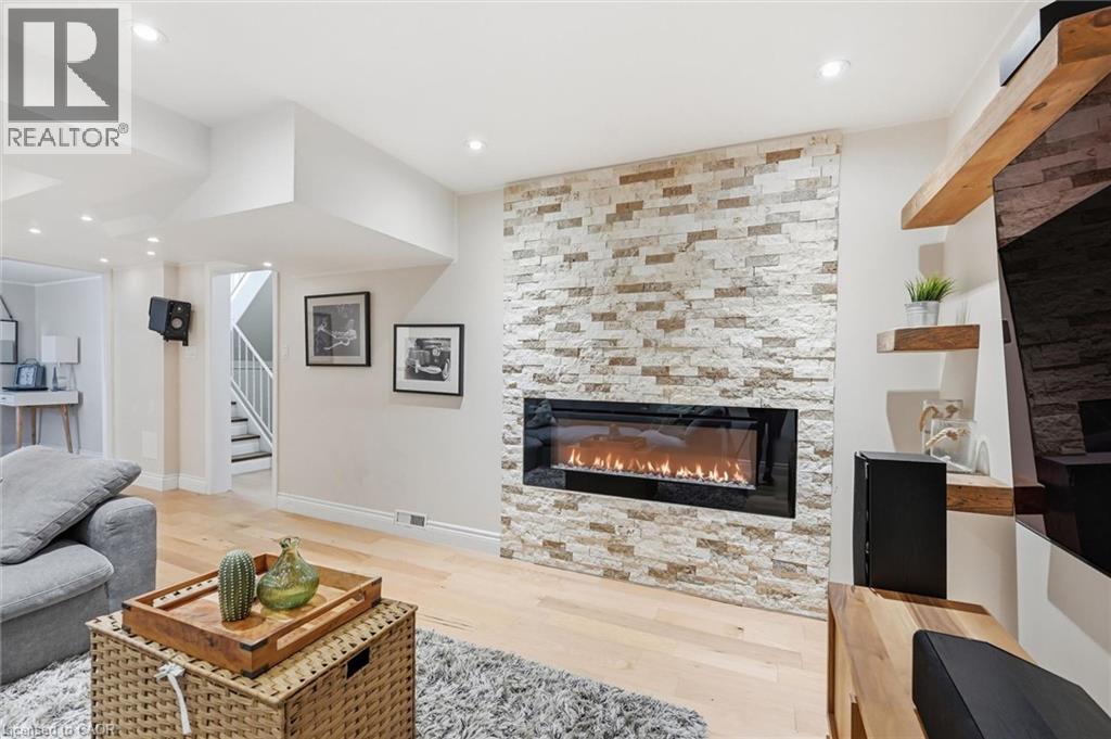 5474 Schueller Crescent, Burlington, ON