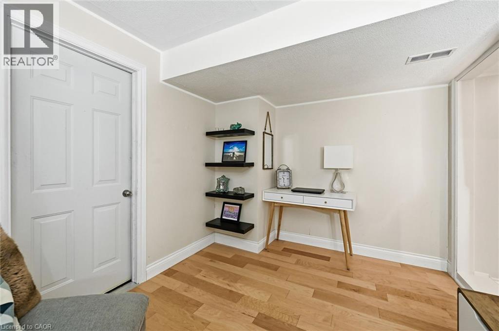 5474 Schueller Crescent, Burlington, ON