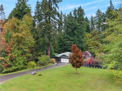 936 Arden Rd Courtenay, BC V9N 9K3