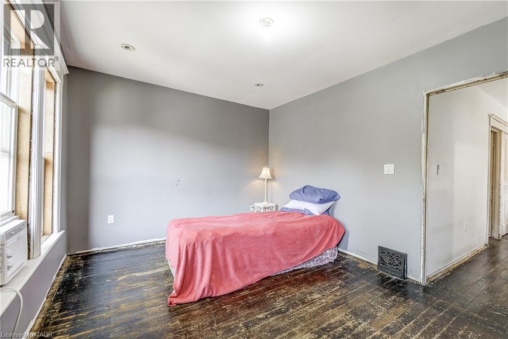 Additional content - 11 Elm Street, Hamilton, ON