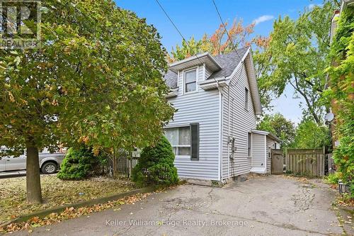 24 BRUCEDALE AVENUE W  Hamilton (Southam), ON L9C 1C2