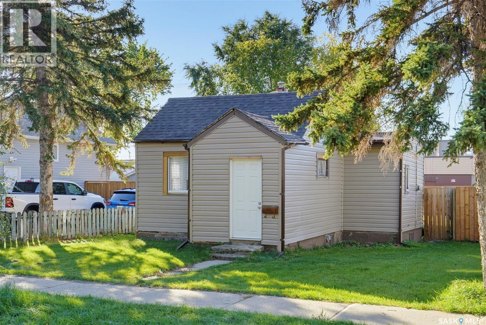 915 23Rd Street W, Saskatoon, SK