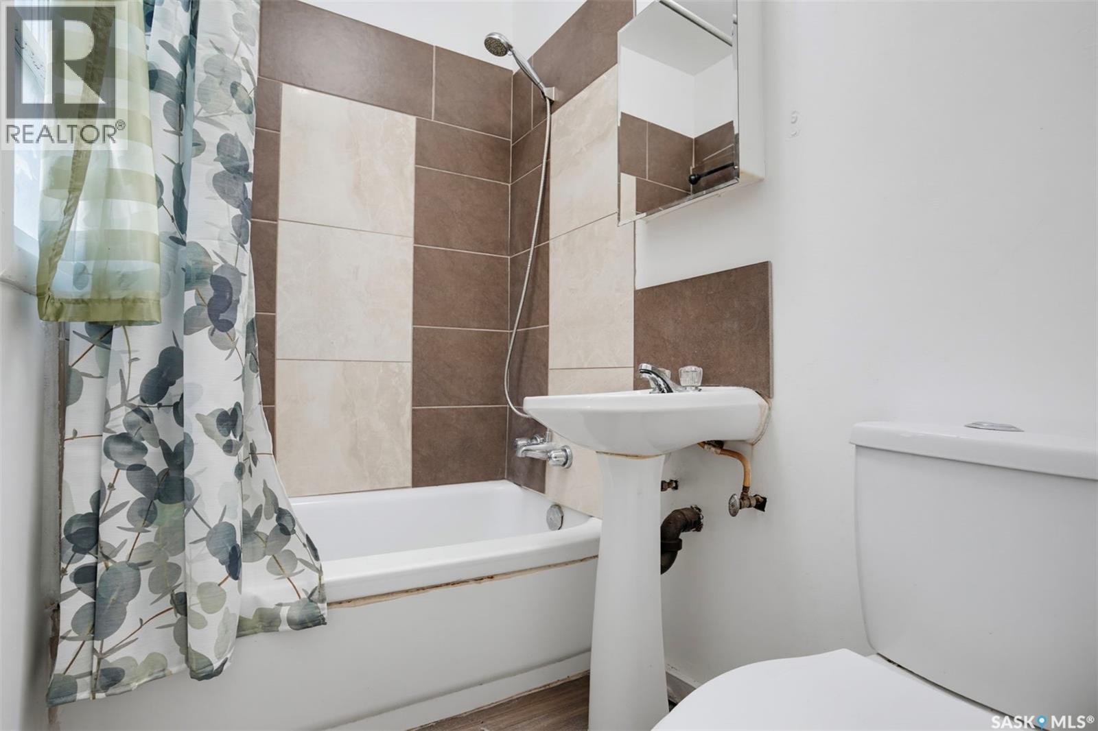 915 23Rd Street W, Saskatoon, SK