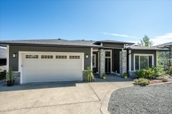 909 Hanington Rd Ladysmith, BC V0G 0A4