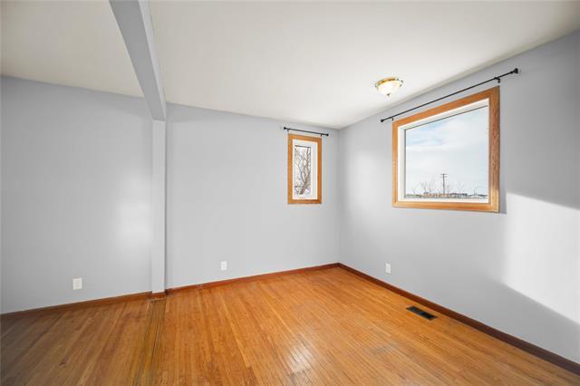 963 Centennial St, Winnipeg, MB