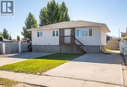211 31st STREET E Prince Albert, SK S6V 8A8