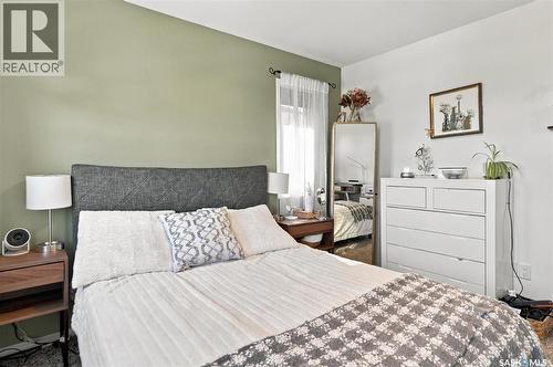 215 Coad Manor, Saskatoon, SK 