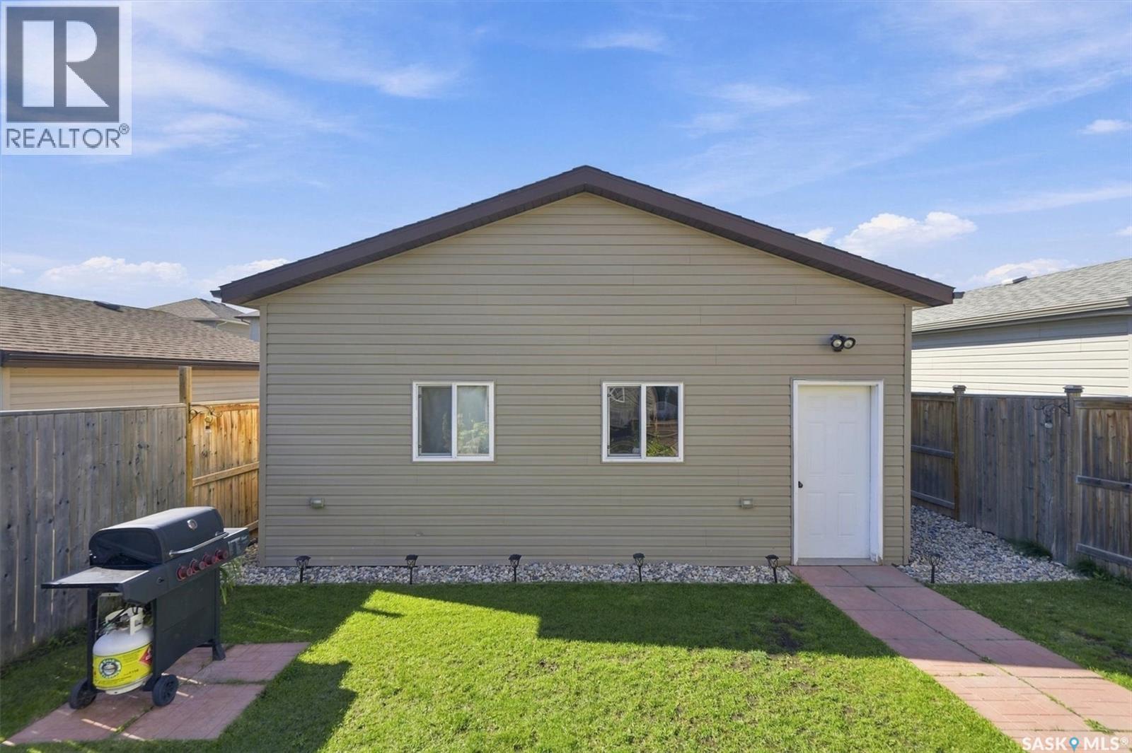 215 Coad Manor, Saskatoon, SK