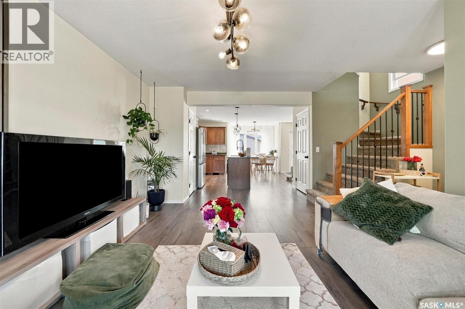 215 Coad Manor, Saskatoon, SK