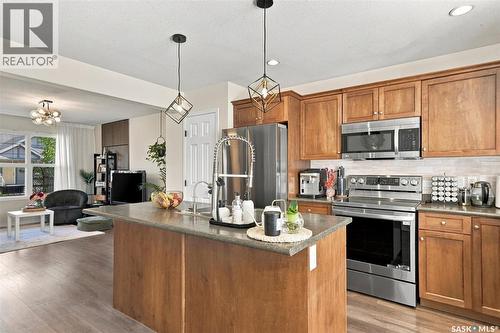 215 Coad Manor, Saskatoon, SK 
