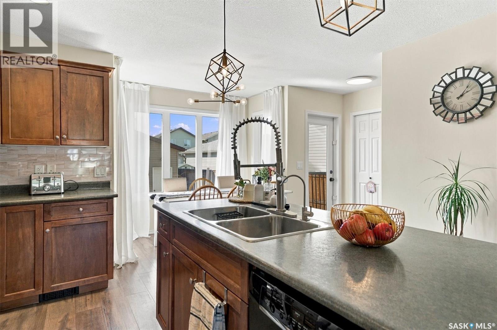 215 Coad Manor, Saskatoon, SK