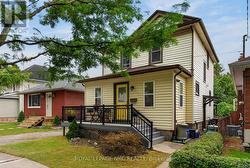 9 MARMORA STREET St. Catharines (E. Chester), ON L2P 3B9