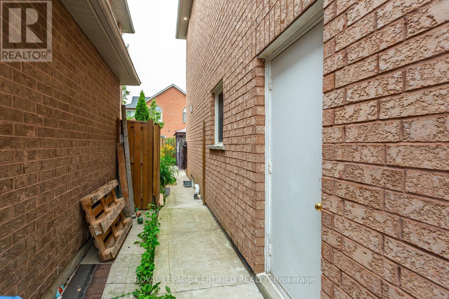 5902 Agean Drive, Mississauga, ON