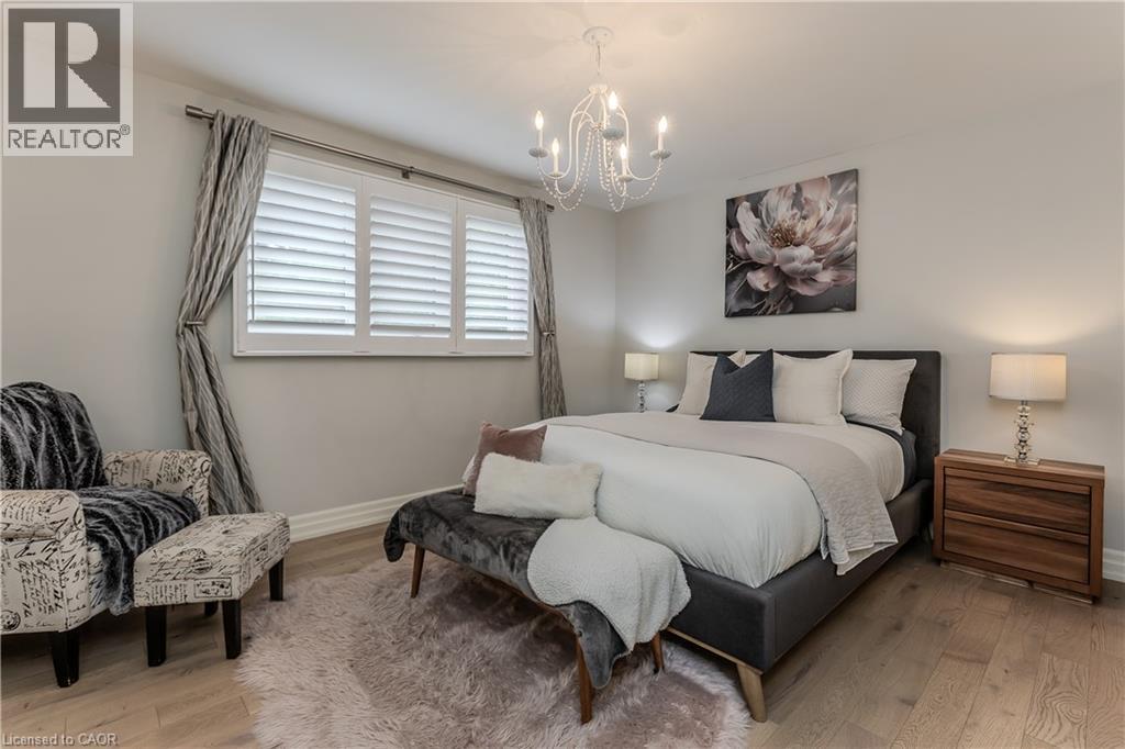 2193 Lancaster Crescent, Burlington, ON