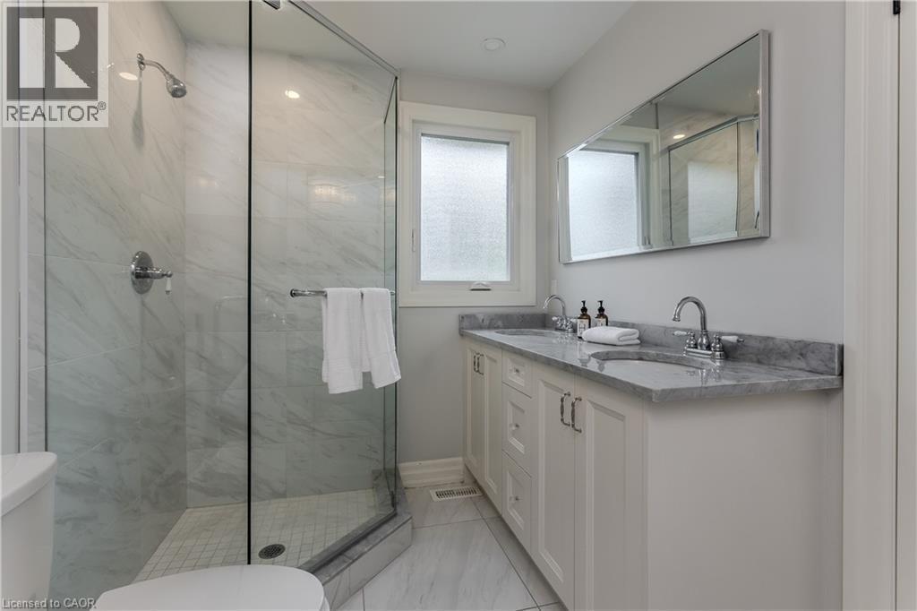 2193 Lancaster Crescent, Burlington, ON