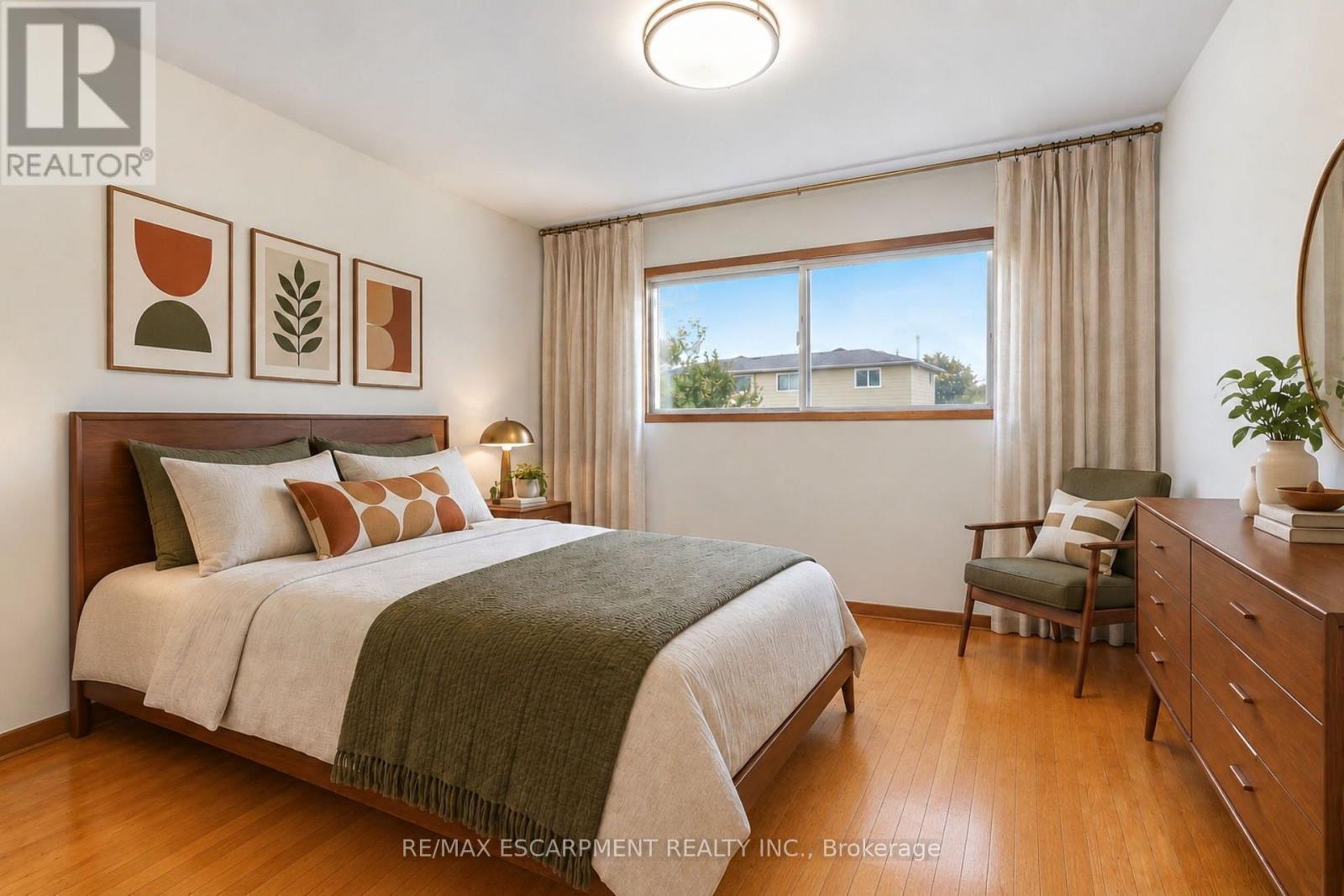 VIRTUALLY STAGED - 7566 Netherwood Road, Mississauga, ON