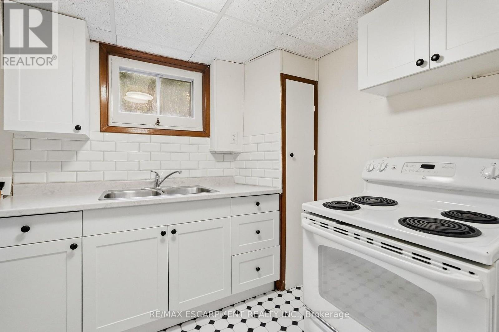 7566 Netherwood Road, Mississauga, ON