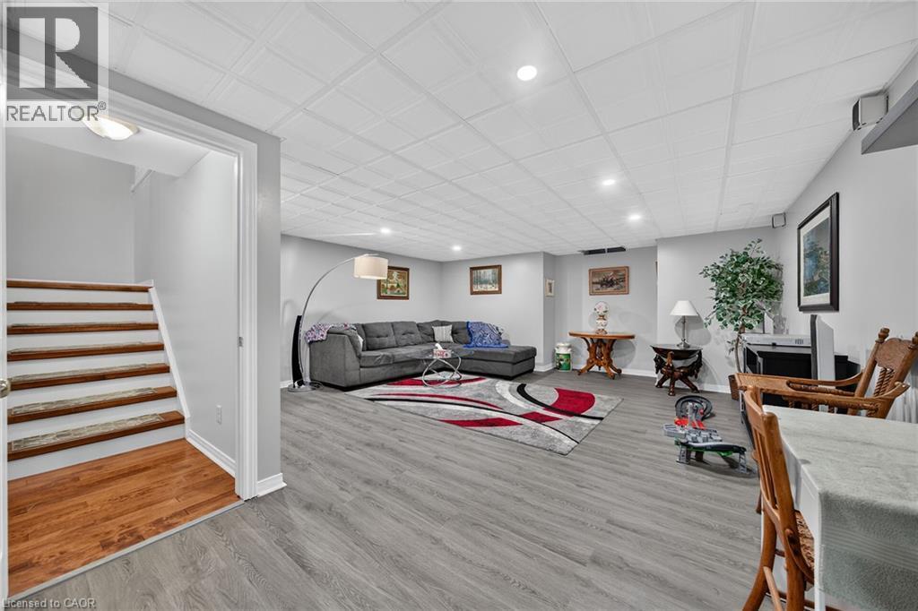 165 Doon Mills Drive, Kitchener, ON